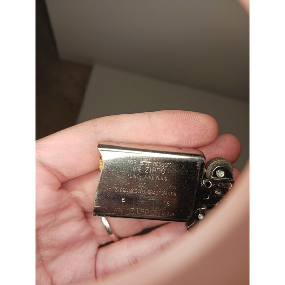 Zippo Don Quixote Lighter Rare H 16 with Book On Top Engraved Metal Collectible - Picture 5 of 7